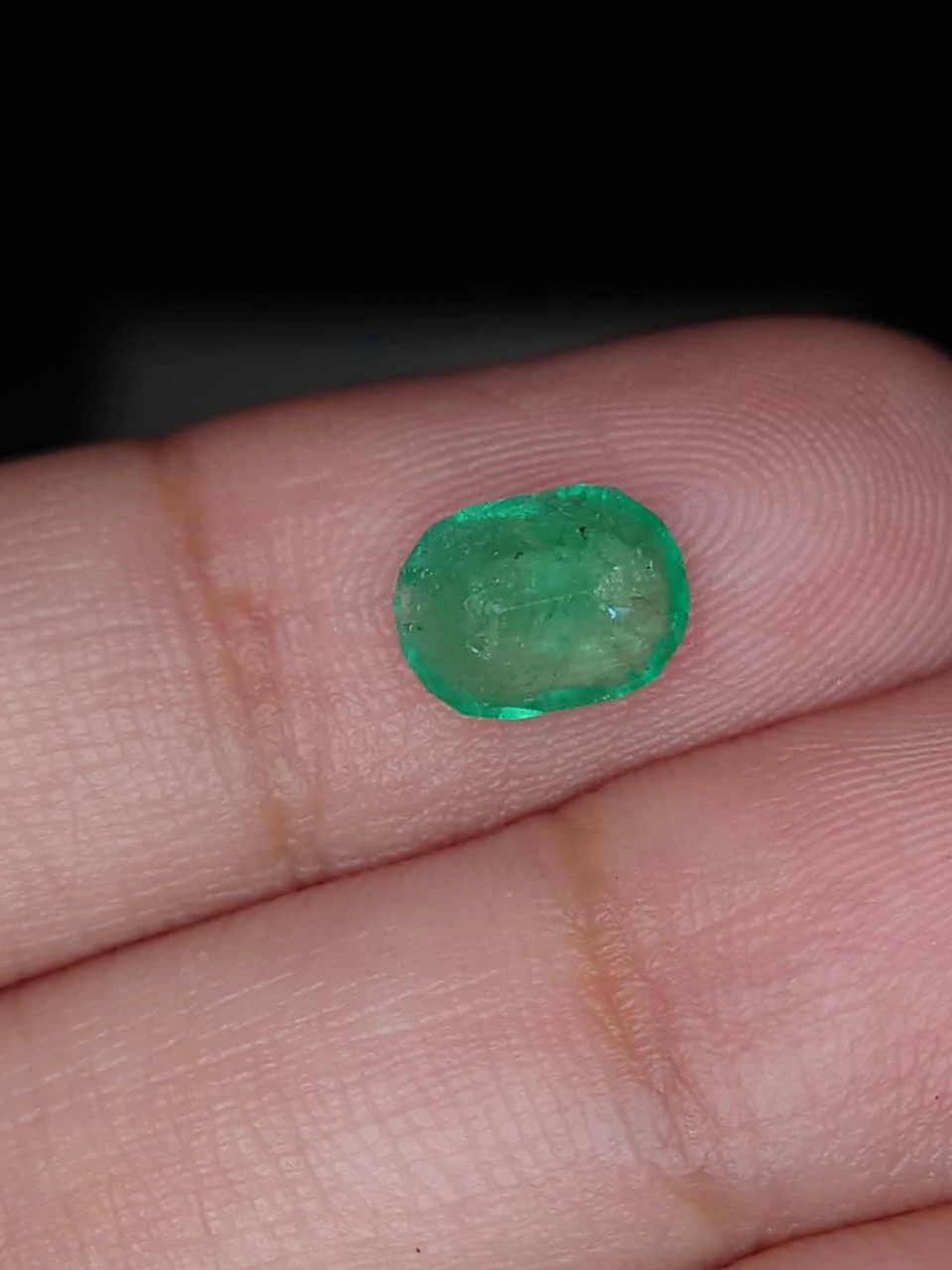 1.3ct Natural Oval Faceted Panjsher Emerald from Afghanistan — view 4